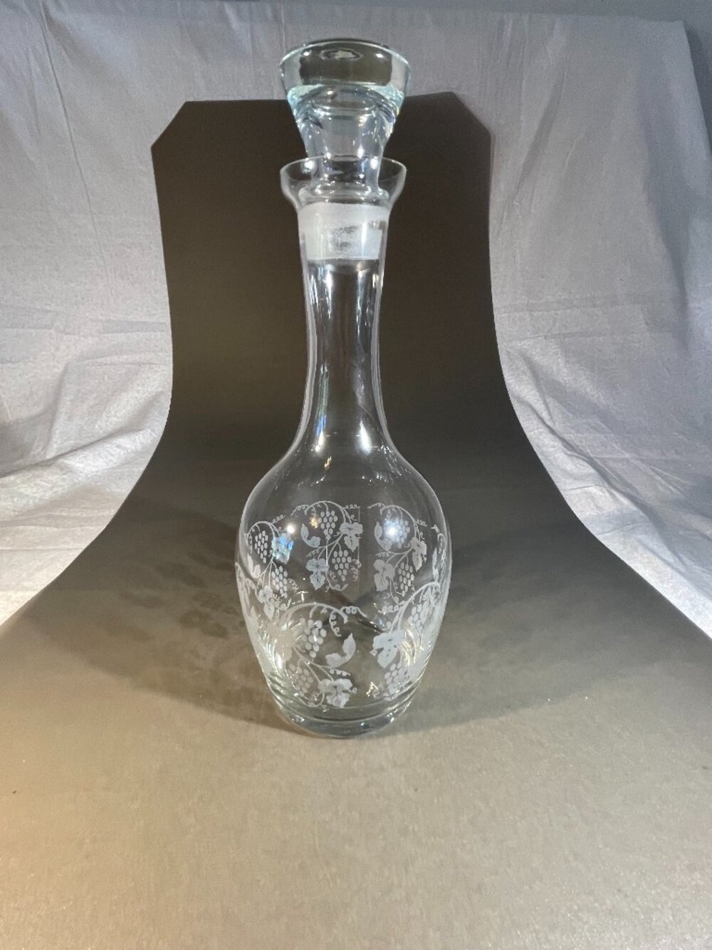 Vintage MCM Decanter with Stopper Etched with grapes 11" (611)